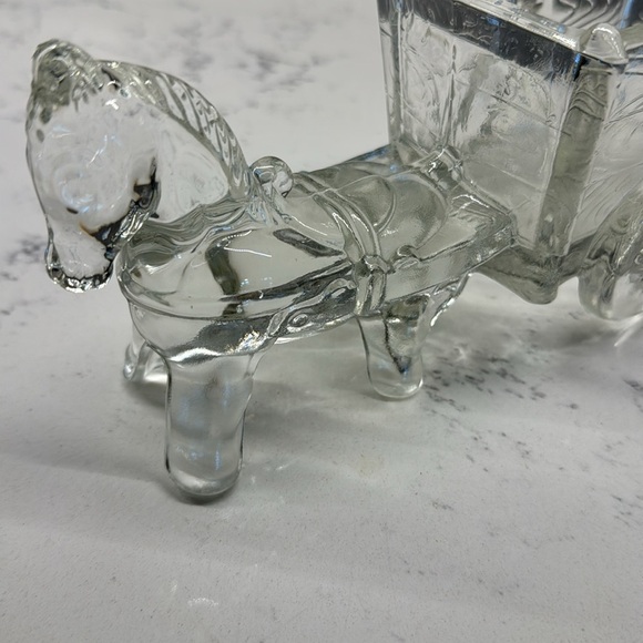 Vintage Large Jeannette Glass Candy Dish, Horse and Cart, - Picture 4 of 10